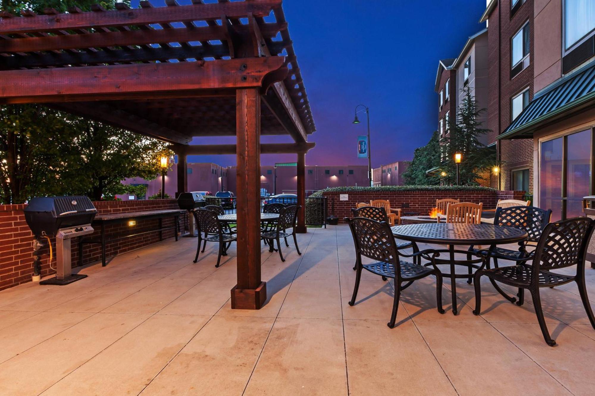 Towneplace Suites By Marriott Tulsa Broken Arrow Exterior foto