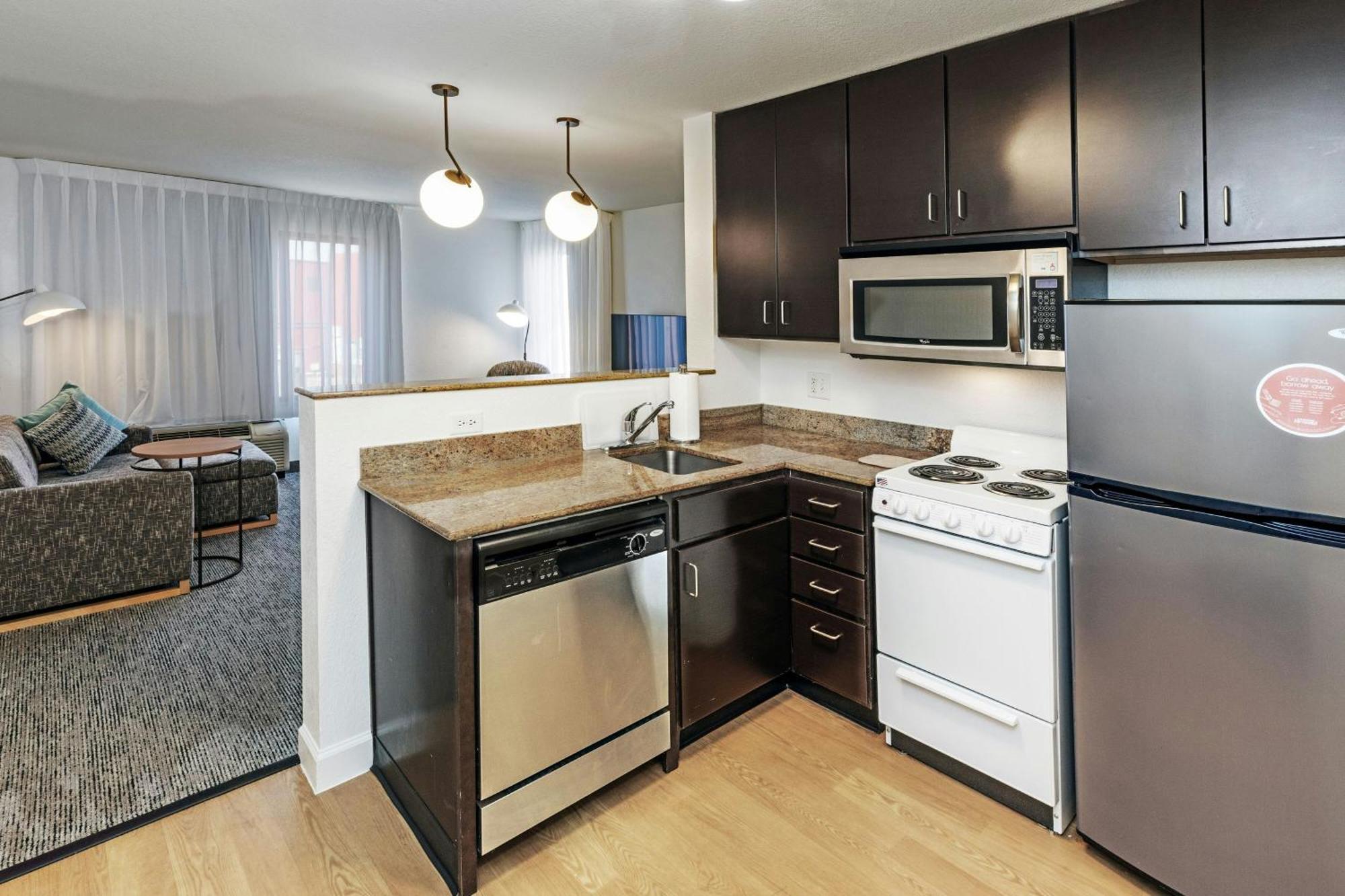 Towneplace Suites By Marriott Tulsa Broken Arrow Exterior foto