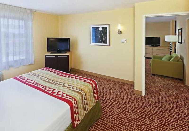 Towneplace Suites By Marriott Tulsa Broken Arrow Exterior foto